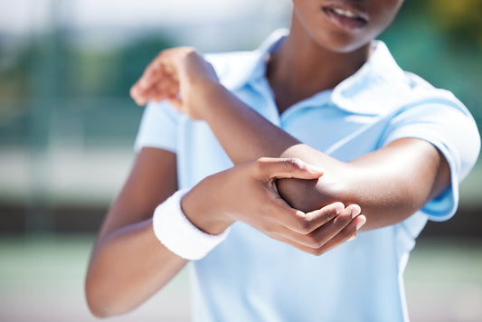 5 zelfzorgtips om pijn te verlichten bij tenniselleboog/golfelleboog.